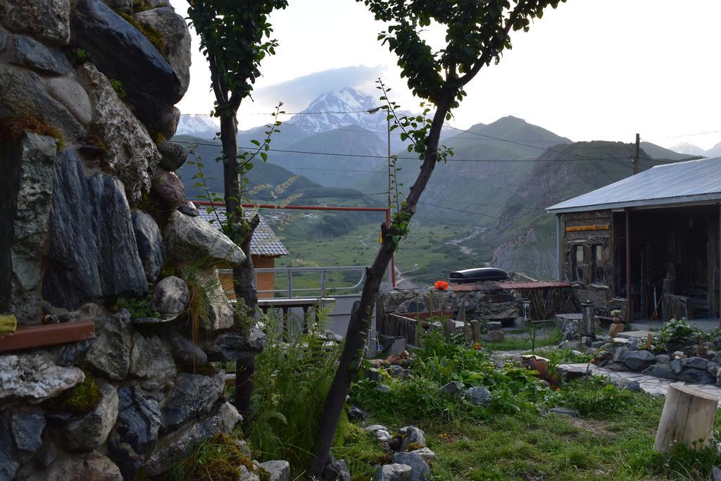 Qusha Guesthouse Meeting In The Mountains And Views Kazbegi Exterior foto