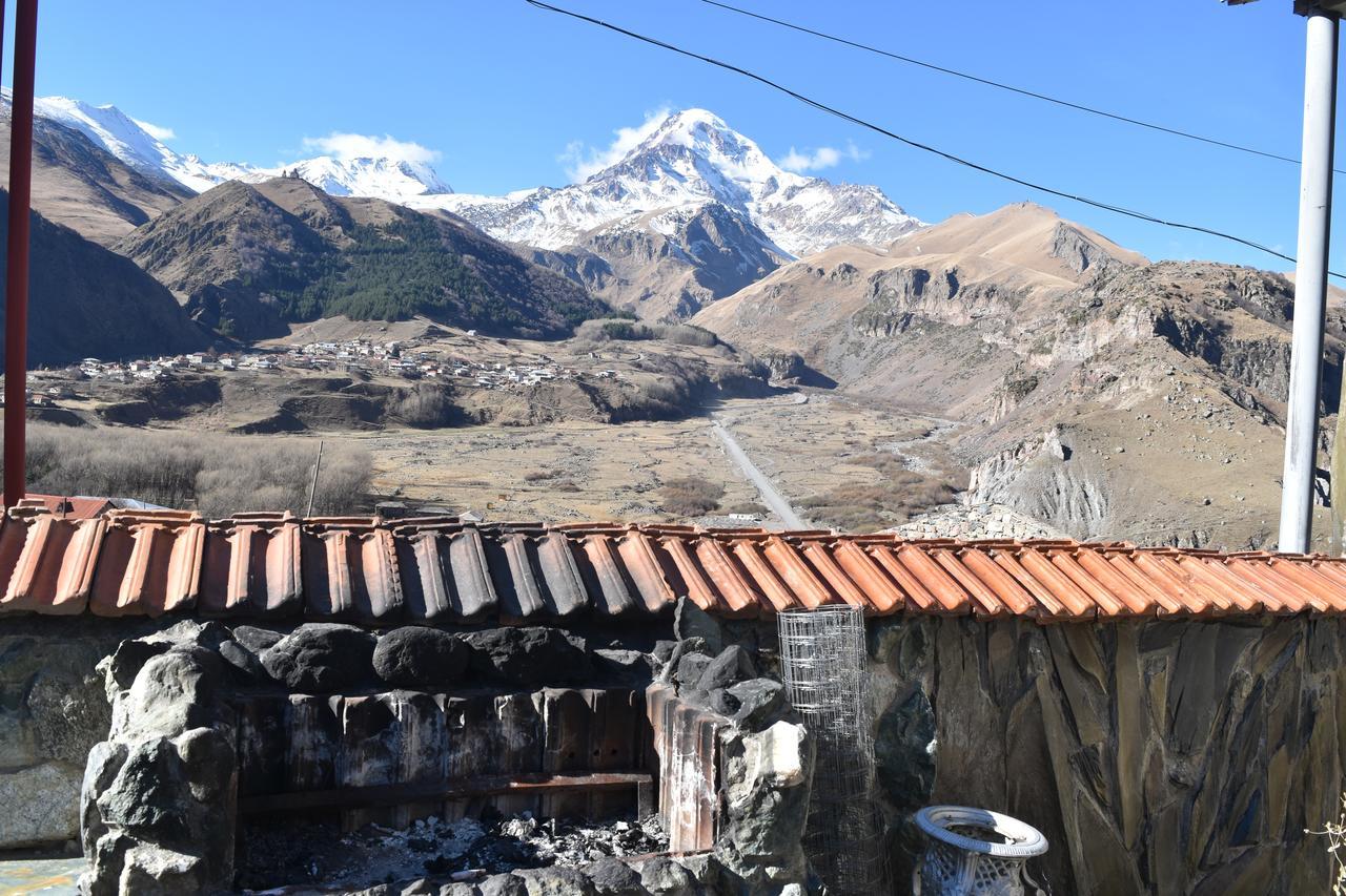 Qusha Guesthouse Meeting In The Mountains And Views Kazbegi Exterior foto